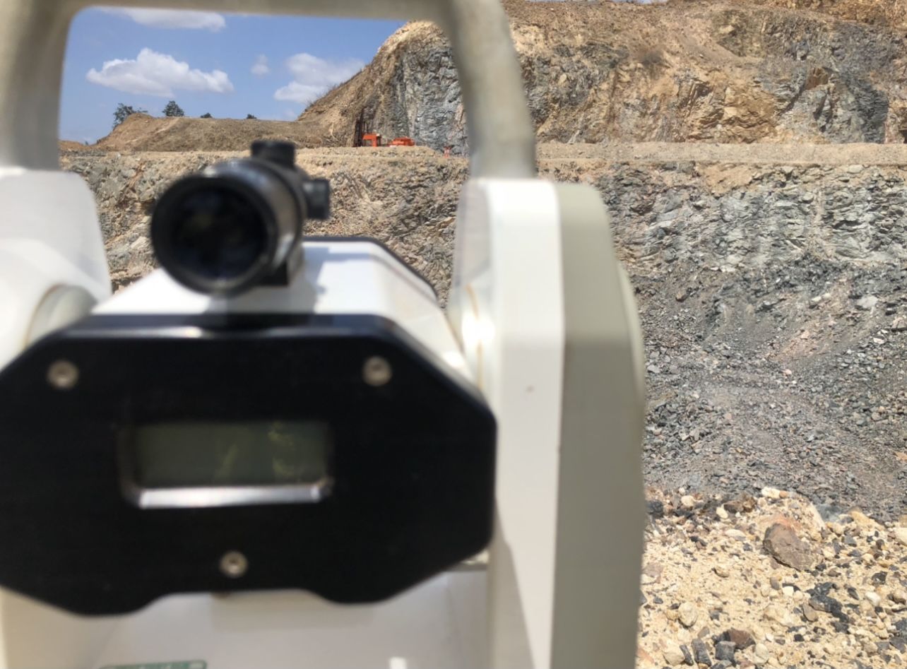 Laser profiling a quarry face